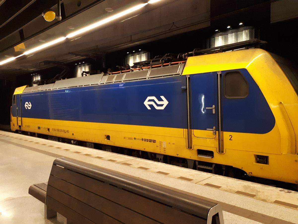 NS train Netherlands platform