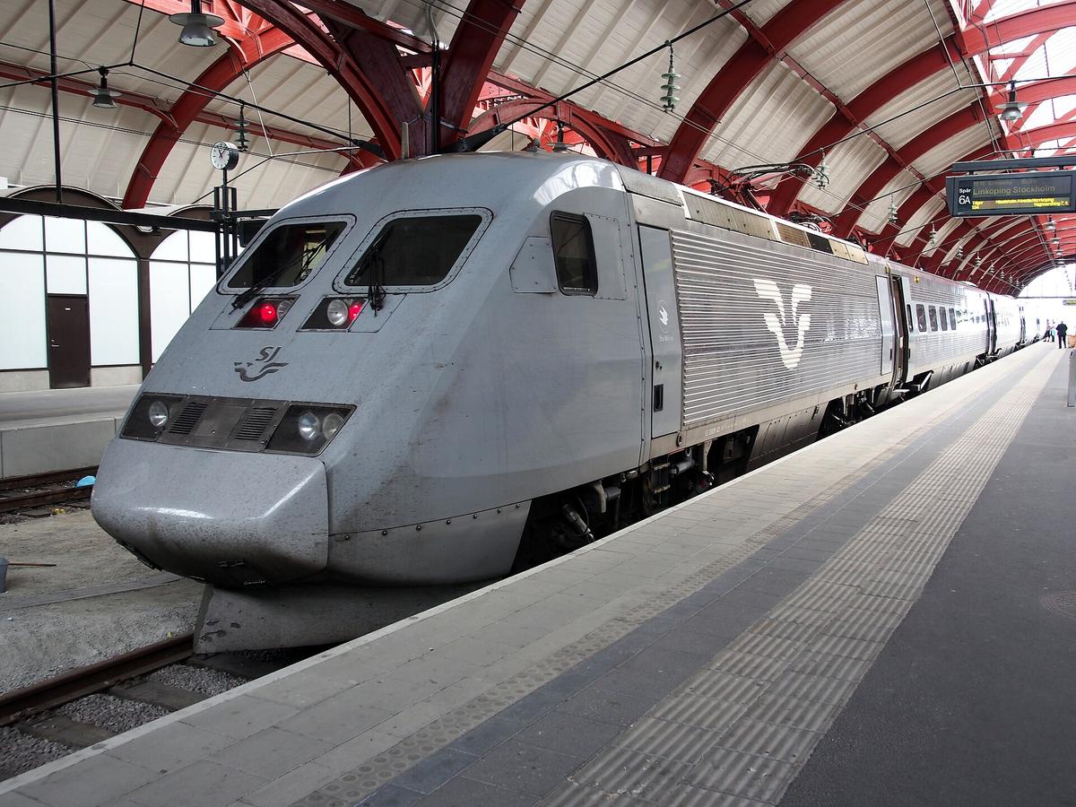 SJ train Sweden platform