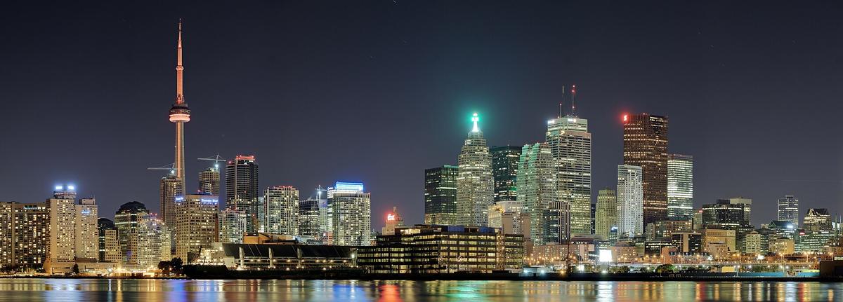 CN Tower Toronto skyline