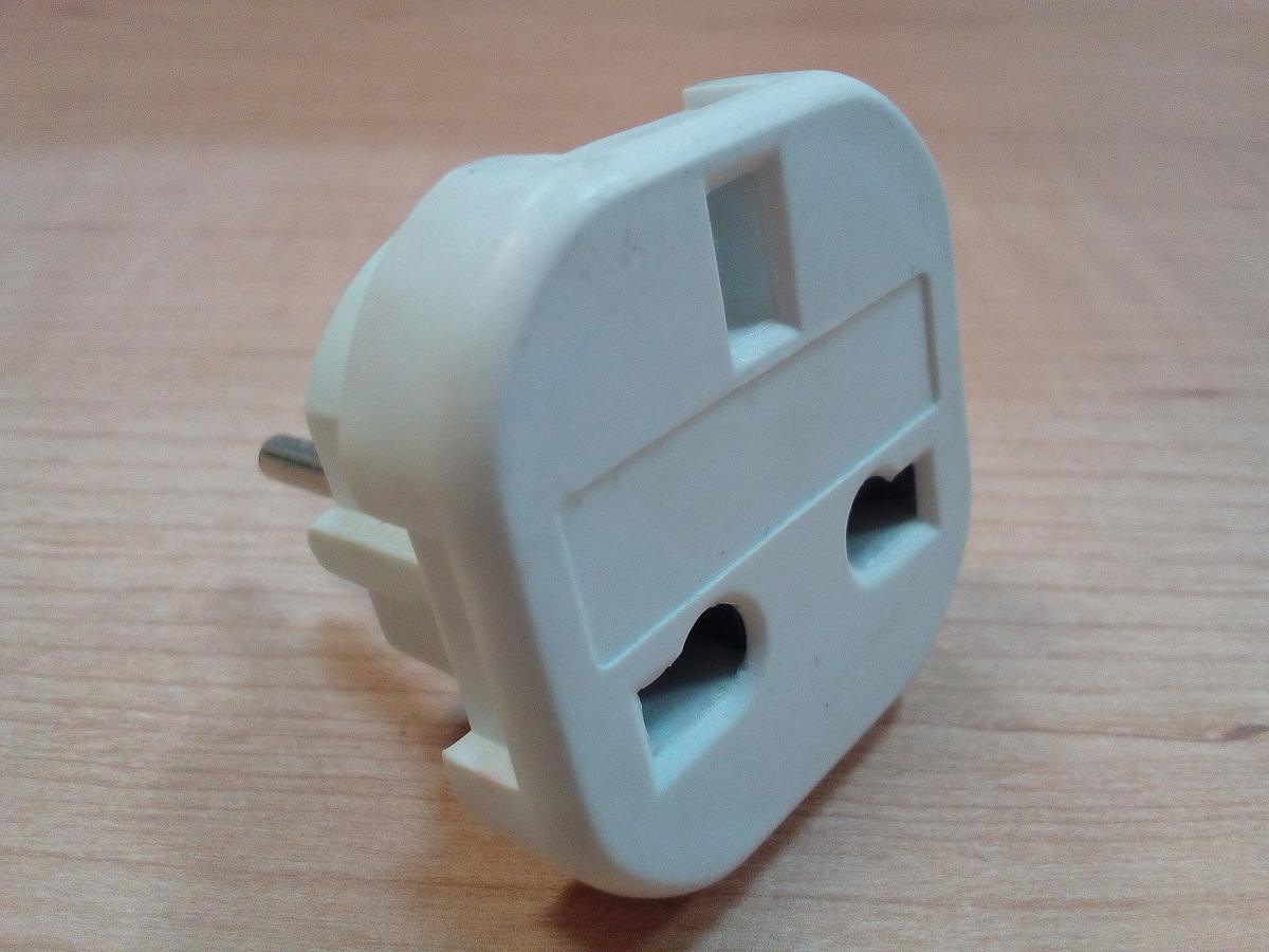 travel adapter plug