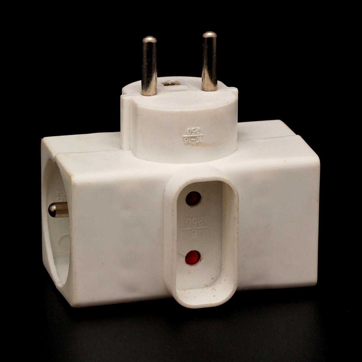 Type F electrical socket