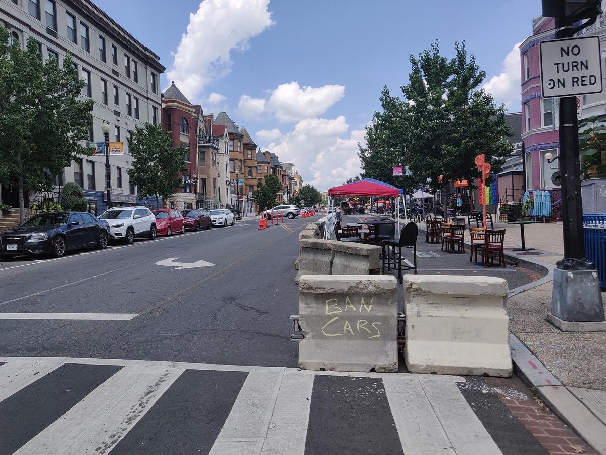 Washington DC pedestrian street