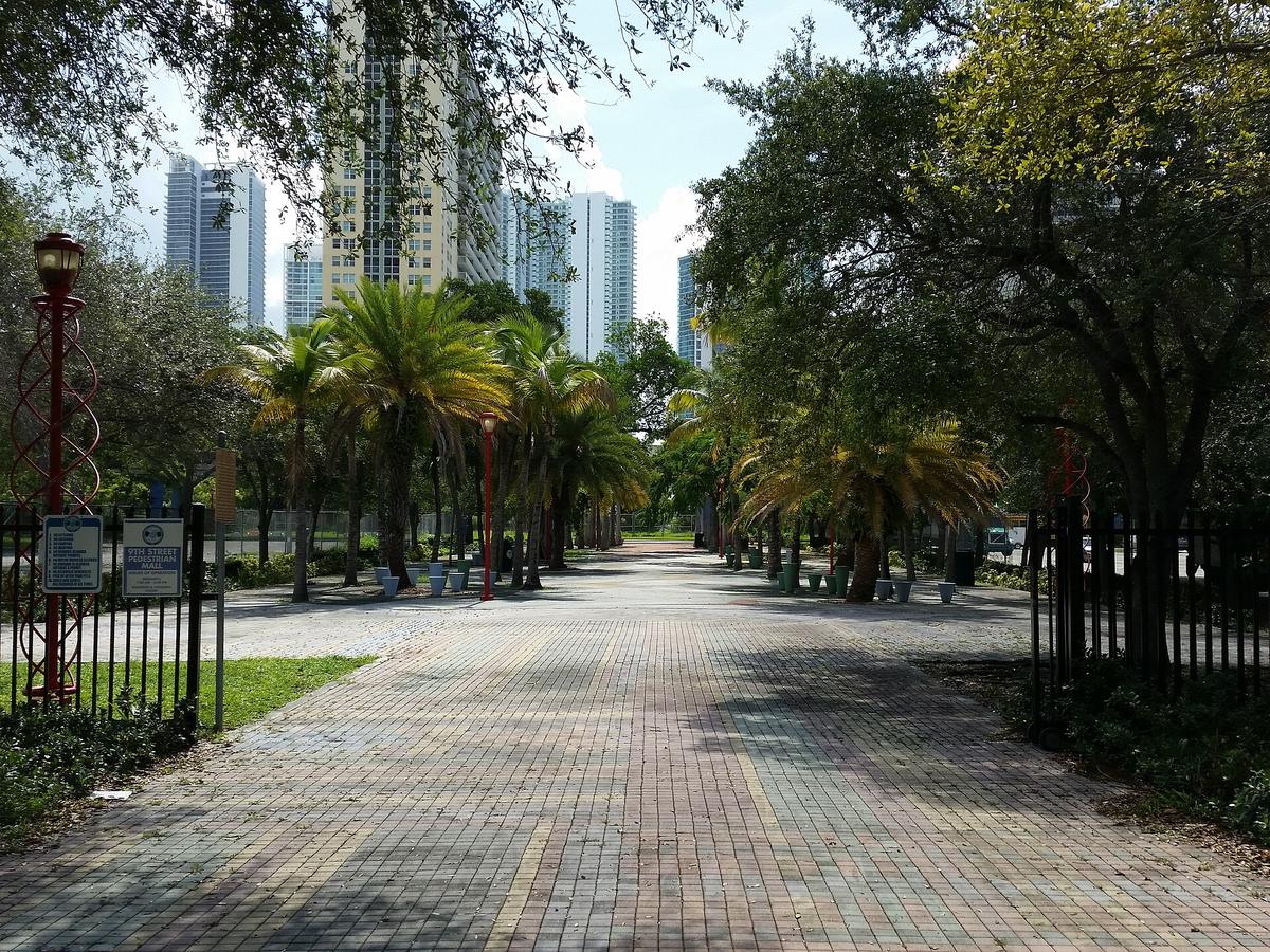 Miami pedestrian street