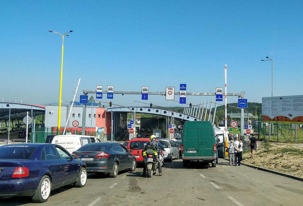 Slovakia passport control
