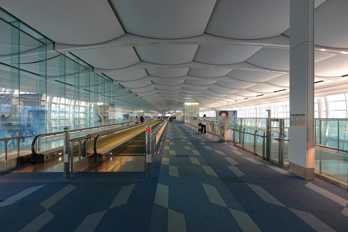 Tokyo airport terminal
