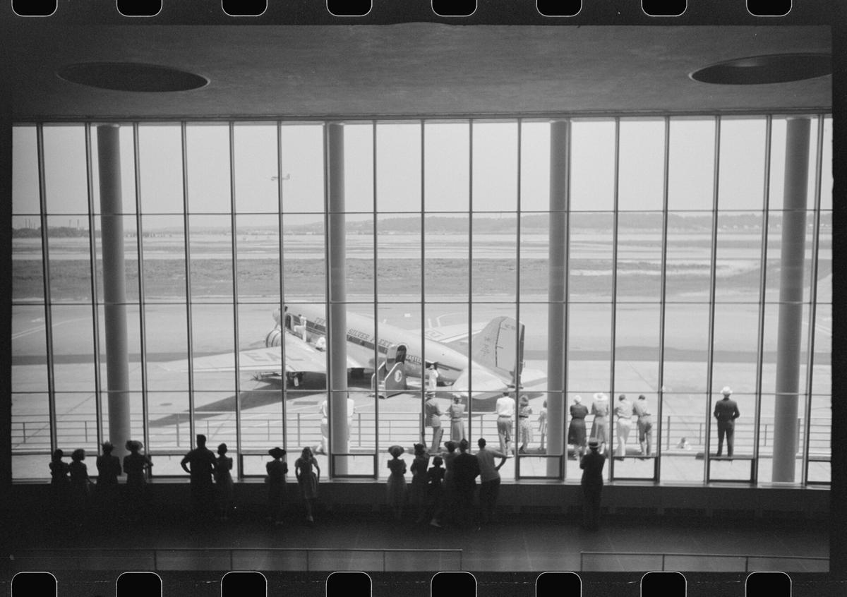 Washington DC airport terminal