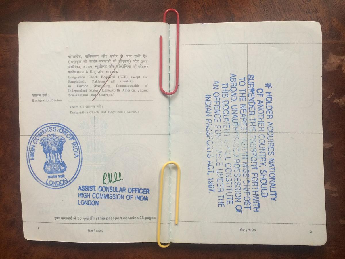 India passport control