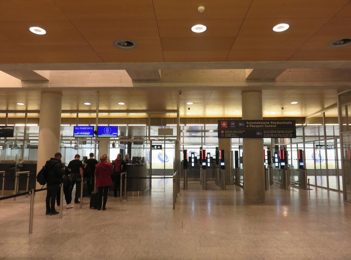 Switzerland passport control desk
